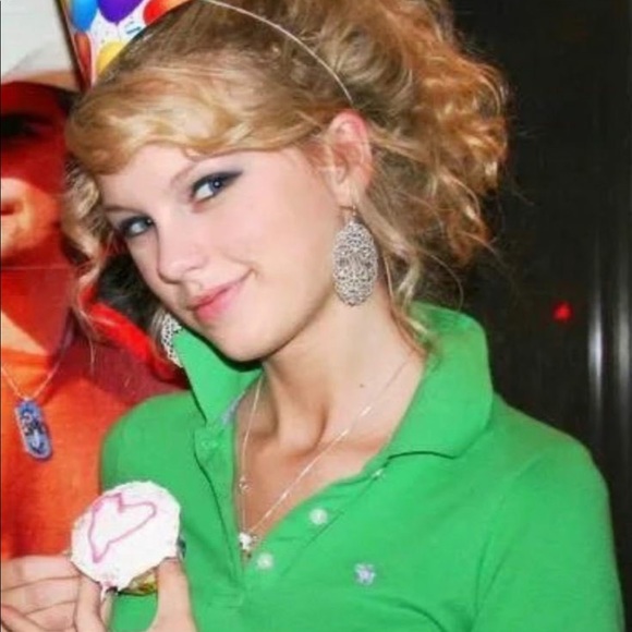 Meet your Posher, Liz - Picture 3 of 5